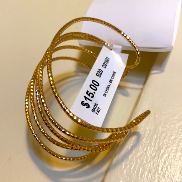 ⚜️Le Chateau - Gold Bracelet NWT - Picture 4 of 5